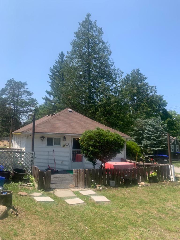 Woodland Cedars Family Cottage Resort Wasaga Beach Exterior photo