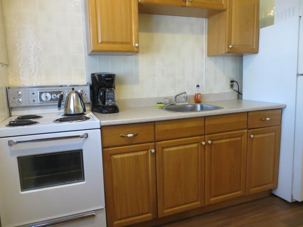 Woodland Cedars Family Cottage Resort Wasaga Beach Room photo