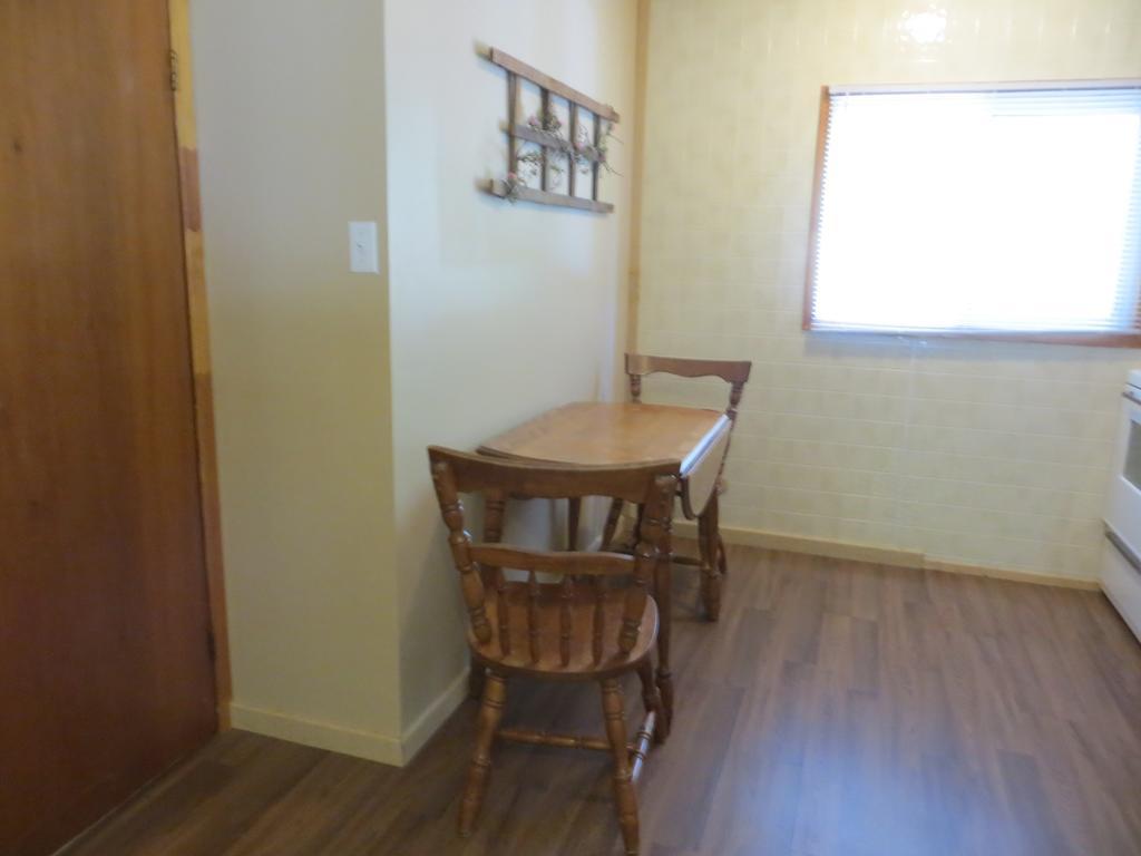 Woodland Cedars Family Cottage Resort Wasaga Beach Room photo