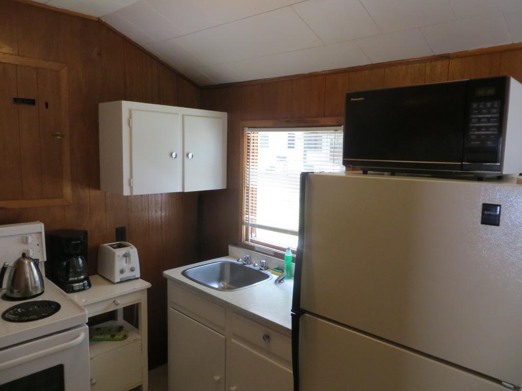 Woodland Cedars Family Cottage Resort Wasaga Beach Exterior photo