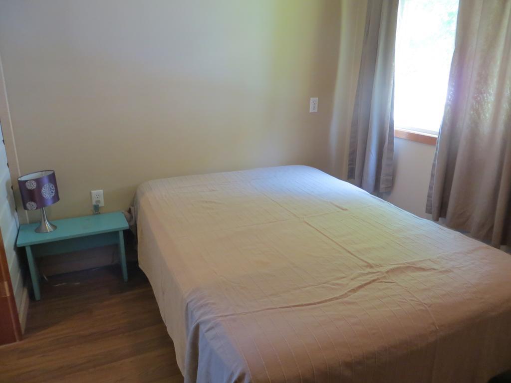 Woodland Cedars Family Cottage Resort Wasaga Beach Room photo