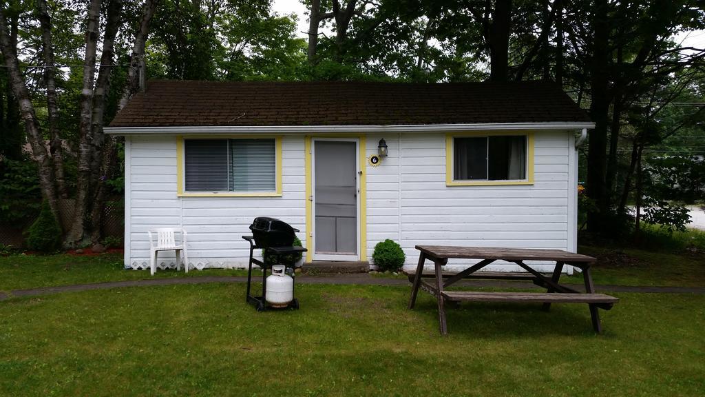 Woodland Cedars Family Cottage Resort Wasaga Beach Exterior photo